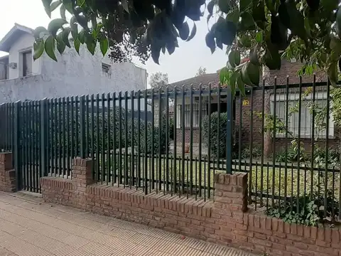 Casa en Venta en Haedo, USD 295.000