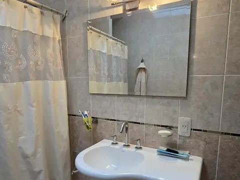 Depto Tipo Casa en Venta en Bernal Oeste, USD 75.000
