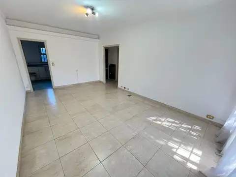 Depto Tipo Casa en Venta en Parque Luro, USD 135.000