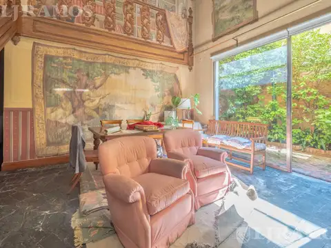 Casa 11 ambientes con 5 baños