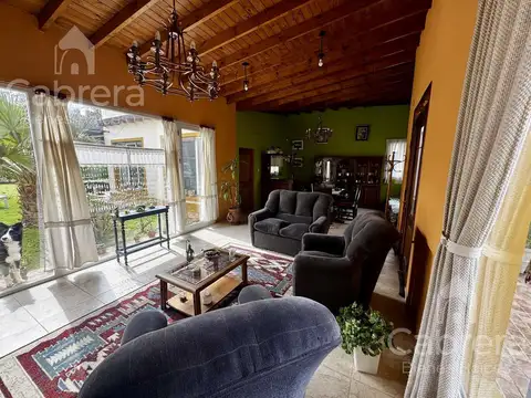 Venta Casa 3 Dormitorios y Pileta en Barrio Altos de Brandsen