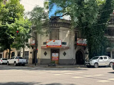 Venta de Local Comercial de 300 m2 en Caballito