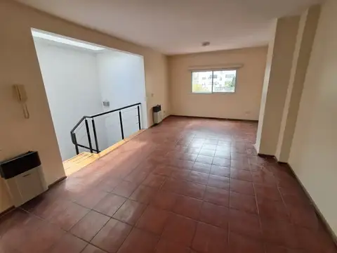 Luminoso Dúplex 3 Ambientes Facultad de Medicina