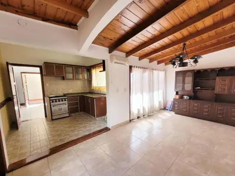 Casa PH 3 amb. con patio - Santa Fe y Larrea