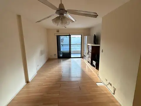 VICENTE LOPEZ, DEPARTAMENTO MONOAMBIENTE CON BALCÓN ATERRAZADO, PARRILLA Y COCHERA