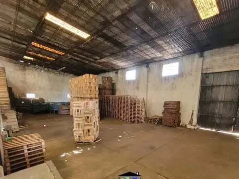 Amplio galpón zona Villa Zorraquín, Osvaldo Magnasco