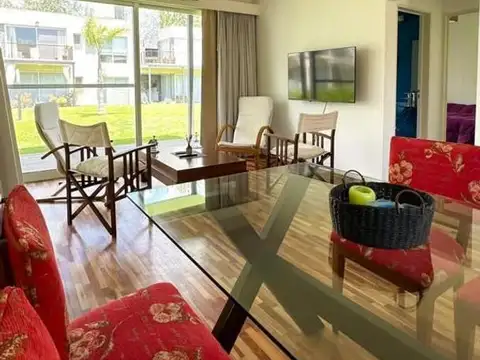 Departamento en Alquiler en Solar Azul, $ 800.000