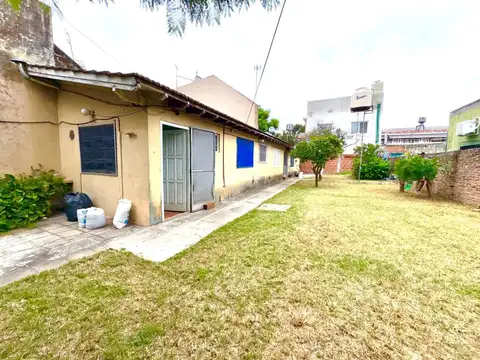 Casa en lote propio con jardín muy buena ubicacion Boulogne