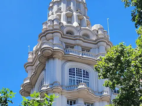 Oficina en venta en el prestigioso Palacio Barolo en Monserrat.