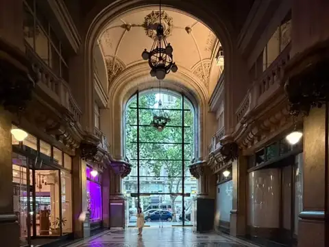 Oficina en Venta 103 años