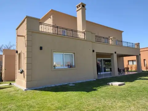 Casa en Venta en El Canton - Norte, USD 370.000