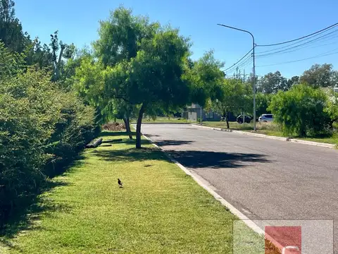 COCUCCI INMOBILIARIA vende excelente casa en Barrio Privado Lamadrid