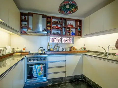 CASA EN VENTA EN FUNES CITY CON PILETA