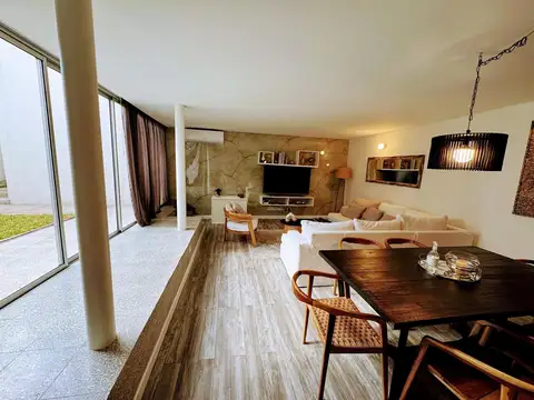 Venta Casa Interna 2 dormitorios Patio Parrillero verde Moderna Impecable - Pichincha Rosario