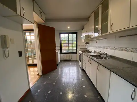 Departamento en Alquiler en Parque Chacabuco, $ 1.480.000