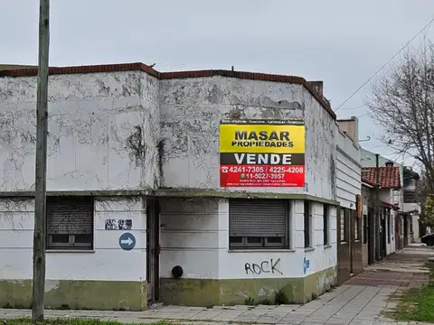 Casa 3 amb con garaje a reciclar. U$s 72.900