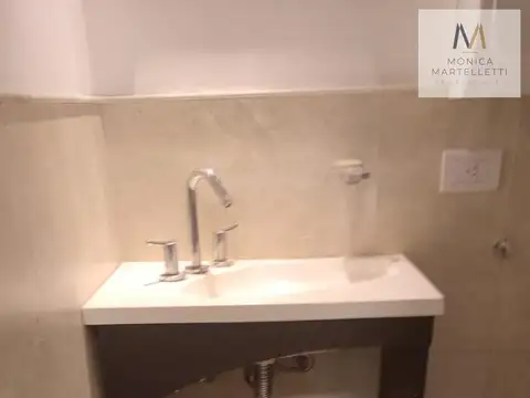 Oficina 4 ambientes con 1 baño