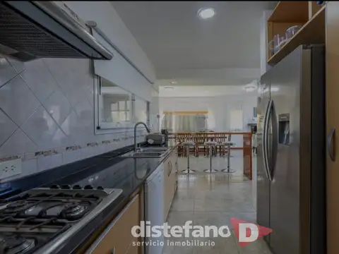 Casa en Alquiler Temporal con 1 cochera