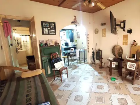 Casa 5 ambientes con 1 baño