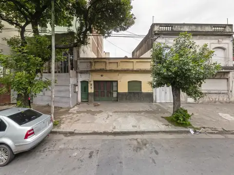 Terreno de 412m² con mucho fondo en una zona de auge constructivo