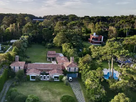 Casa - Venta - Uruguay, PLAYA BRAVA PUNTA DEL ESTE