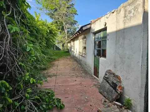 OPORTUNIDAD INVERSORES - LOTE DE 670M2 CON VIVIENDAS