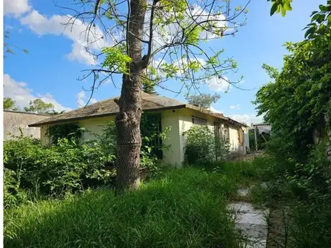 OPORTUNIDAD INVERSORES - LOTE DE 670M2 CON VIVIENDAS