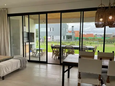 Casa alquiler temporal Enero completo con año nuevo  - Bella Vista