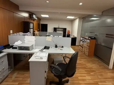 Oficina en Alquiler en Lomas del Mirador, $ 1.980.000
