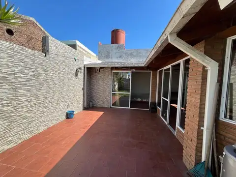 PH 3 ambientes con quincho, patio y jardín