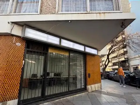 local en la esquina, excelente ubicación, 36m, con sótano.