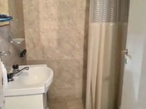 Benito Lynch 100, Piso pb