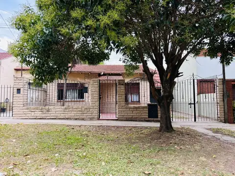 Casa 4 Ambientes en Venta en TOLOSA