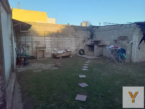 Casa en venta - 2 Dormitorios 1 Baño - Río Cuarto