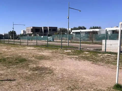 Terreno en Venta 15  mts Fondo