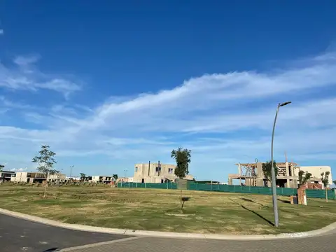 Barrio Riberas - Lote en esquina