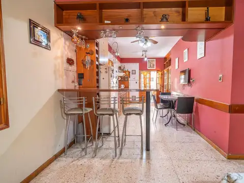 Casa 6 ambientes con 3 baños