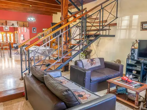 CASA EN VENTA 3 DORMITORIOS CON JARDIN Y PILETA