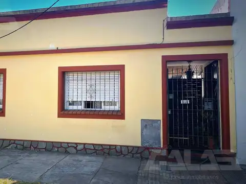 Casa en Ituzaingó Sur 2 dormitorios lote propio. Ubicación privilegiada cerca de todo