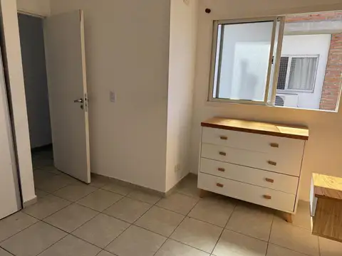 Departamento en Alquiler en Abasto, $ 420.000