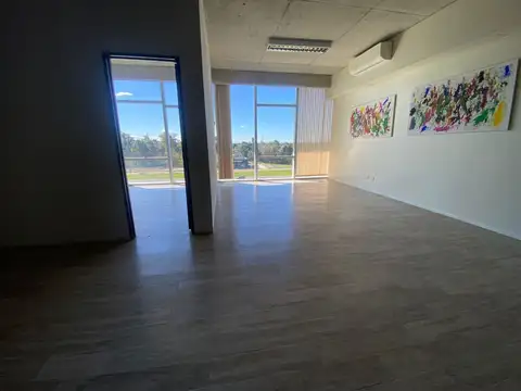 Oficina en Alquiler en Pilar, USD 1.500