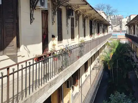 Teniente General Juan Domingo Perón e/ Jean Jaures y Ecuador