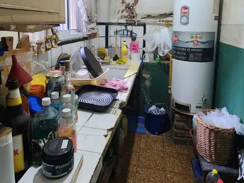 Casa 7 ambientes con 2 baños