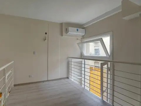 Hipolito Yrigoyen al 2400