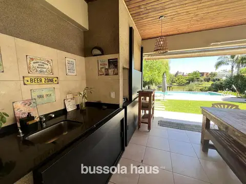 Casa 6 ambientes con 3 baños
