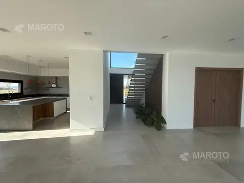 Casa en Alquiler de 4 dormitorios
