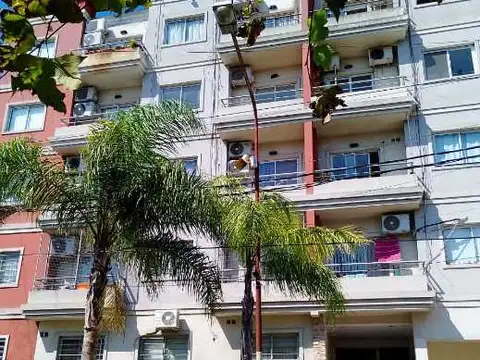 DEPARTAMENTO DE 2 AMBIENTES CON COCHERA EN ALQUILER - RAMOS MEJIA 