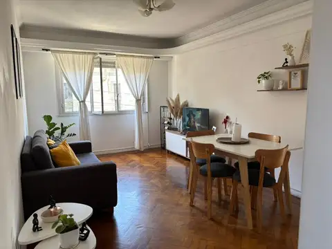 DEPARTAMENTO 4 AMB EN VENTA - FLORES SOBRE AV. RIVADAVIA. AL 8300