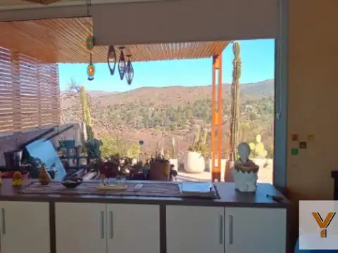 Casa 3 ambientes con 2 baños