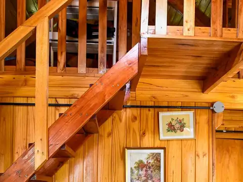 Petrona Eyle e/ Maipu y Dollera